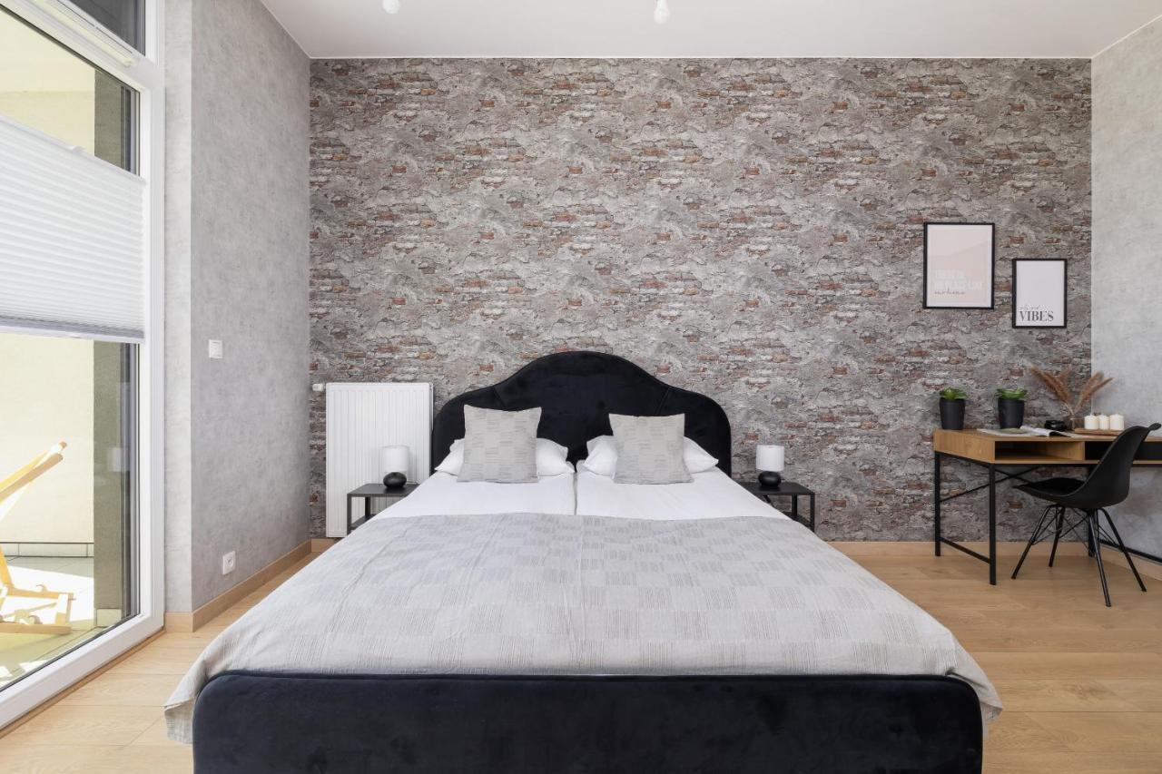 Krakow Studio With Parking & Terrace Near Zalew Bagry By Renters Prestige Cracóvia Exterior foto