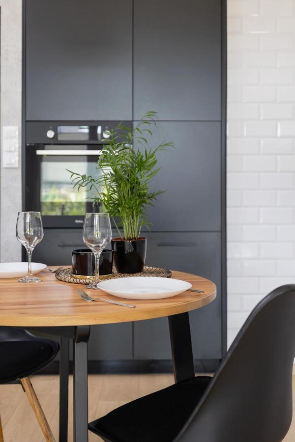 Krakow Studio With Parking & Terrace Near Zalew Bagry By Renters Prestige Cracóvia Exterior foto